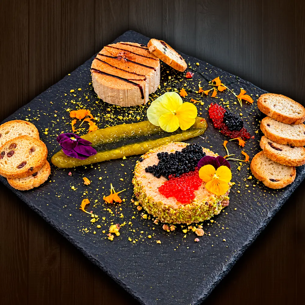 Foie con caviar mango y pasión